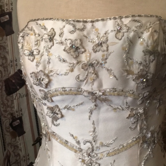 Impression classy wedding dress 12 - Picture 4 of 12